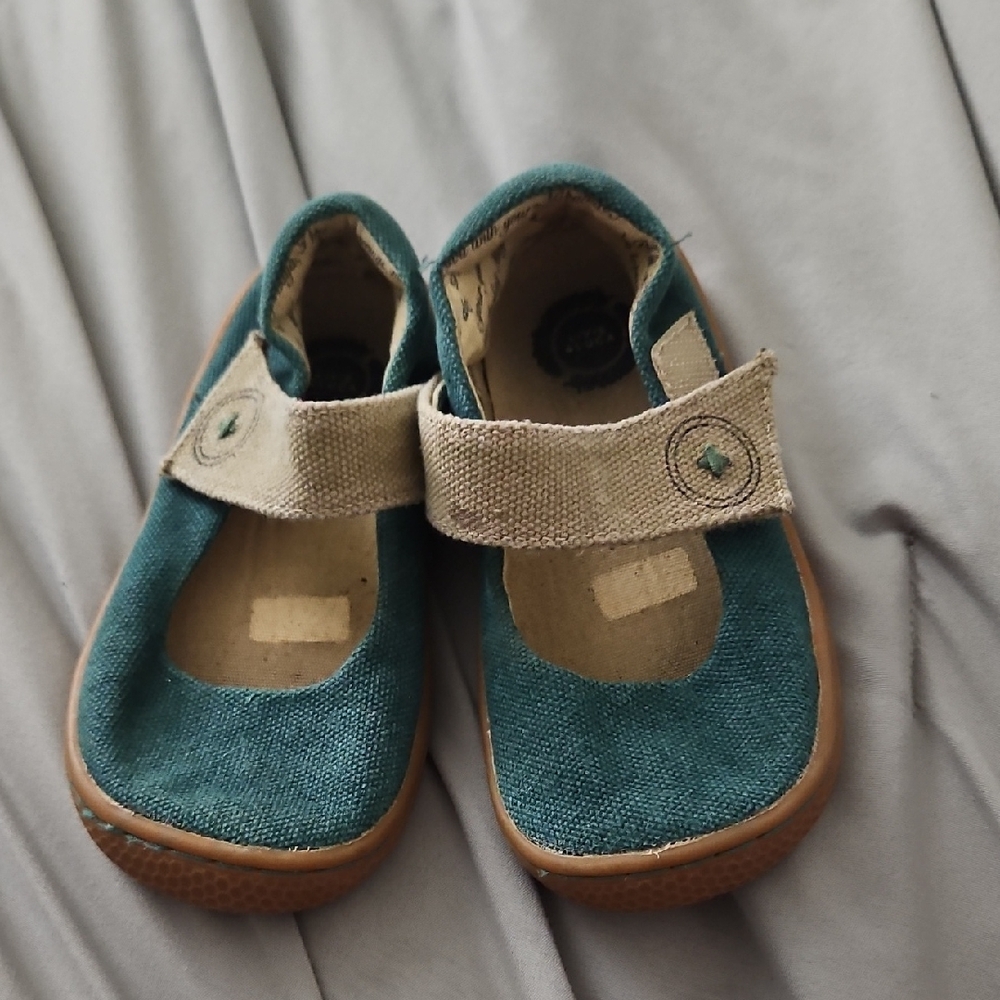 Size 9 Livie & Luca Teal Canvas Shoes with‎ Strap